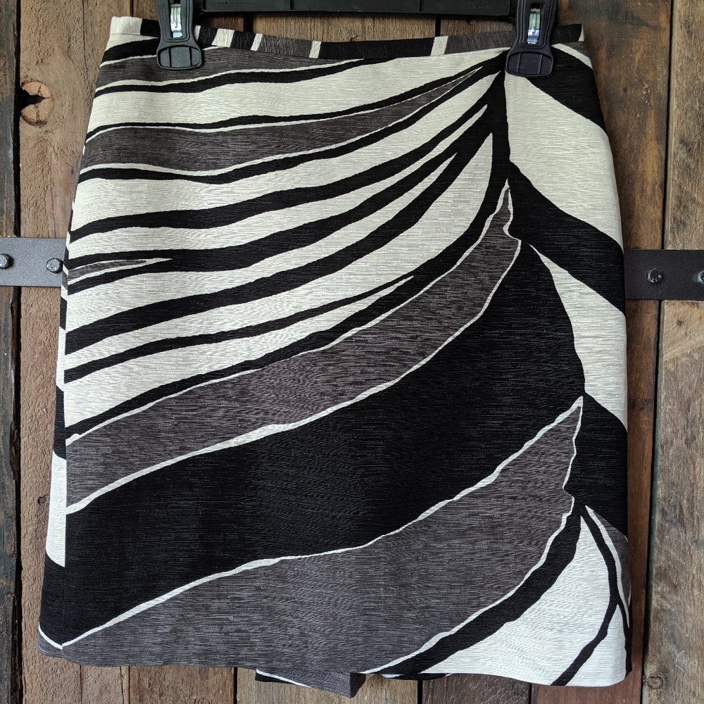 Ann Taylor Petite Pencil Skirt - Animal Print - 2P